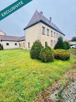 Maison - 210 m² - 11 pièces