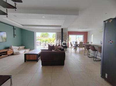 Maison - 198 m² - 6 pièces