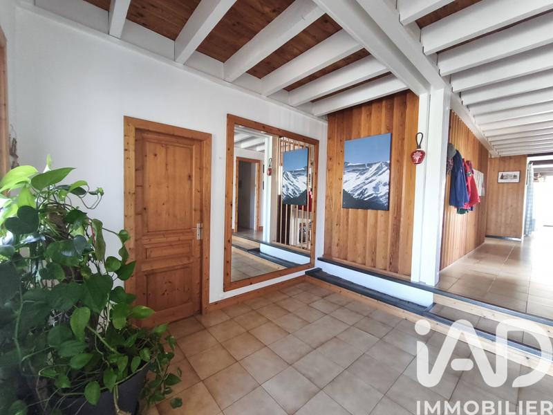 Maison - 237 m² - 8 pièces