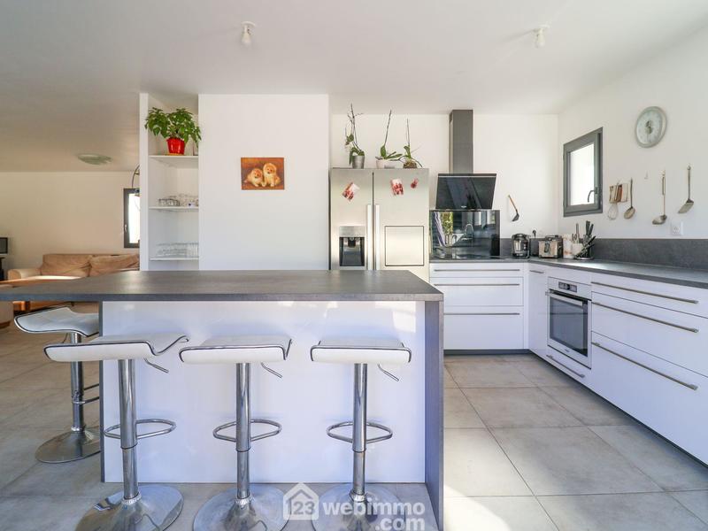 Villa - 141 m² - 5 pièces