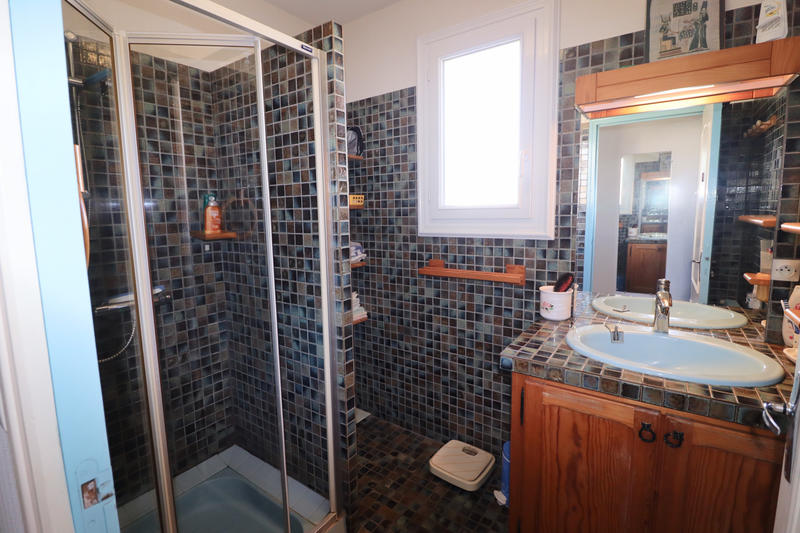 Maison - 220 m² - 12 pièces