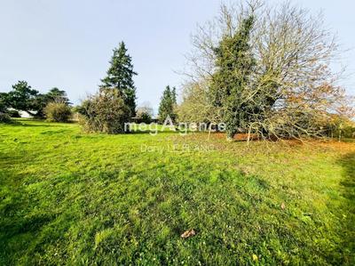 Terrain constructible - 702 m²