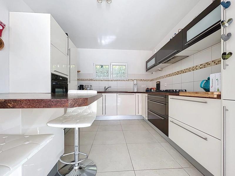 Villa - 184 m² - 4 pièces