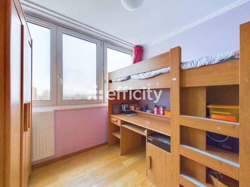 Appartement - 96 m² - 5 pièces