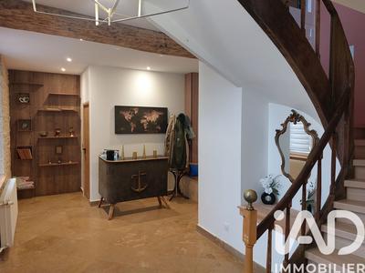 Maison - 300 m² - 10 pièces