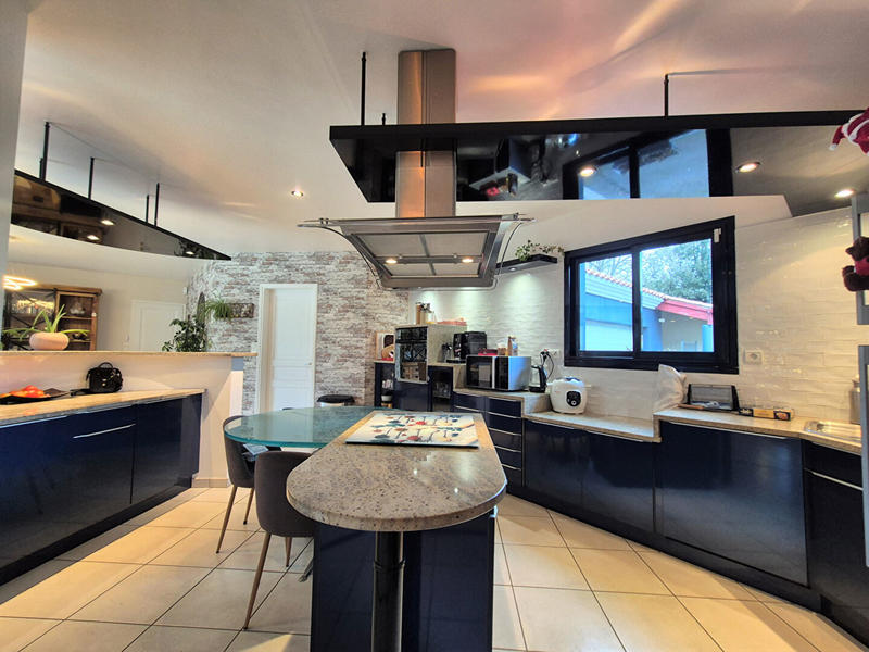 Maison - 190 m² - 5 pièces