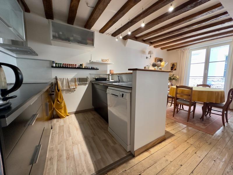 Appartement - 96 m² - 6 pièces