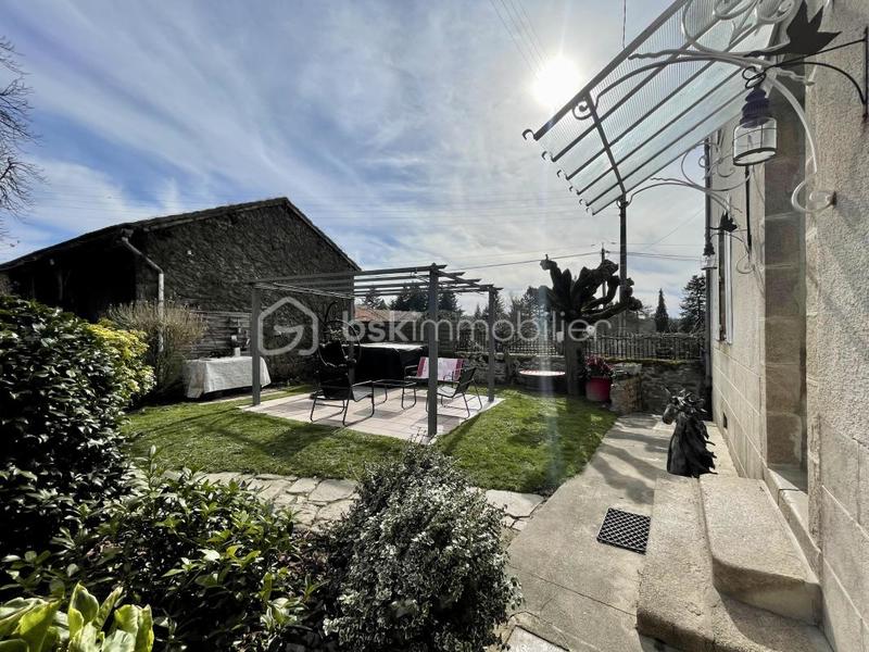 Maison en pierre - 186 m² - 7 pièces