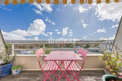Appartement - 144 m² - 7 pièces