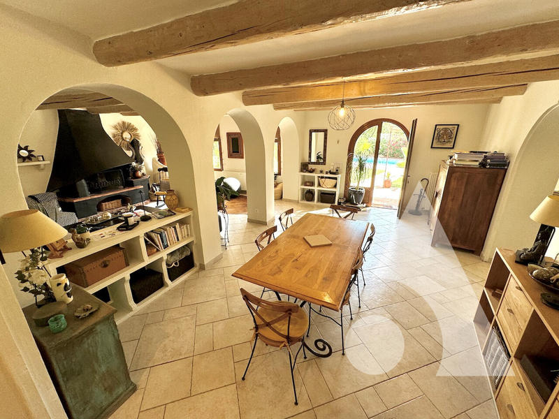 Maison - 470 m² - 17 pièces