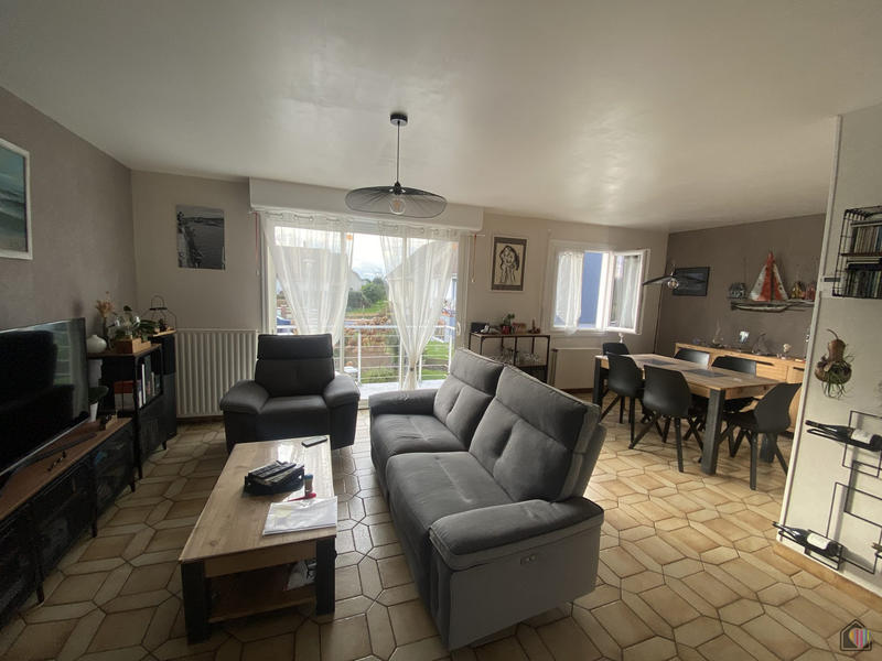 Maison - 90 m² - 5 pièces