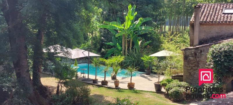 Moulin - 400 m² - 8 pièces