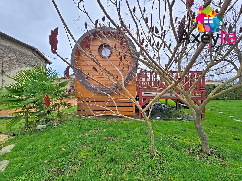 Propriété - 409 m² - 10 pièces