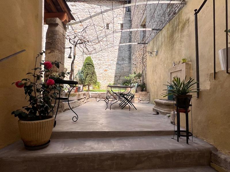 Maison de village - 287 m² - 8 pièces