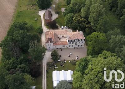 Maison - 713 m² - 16 pièces