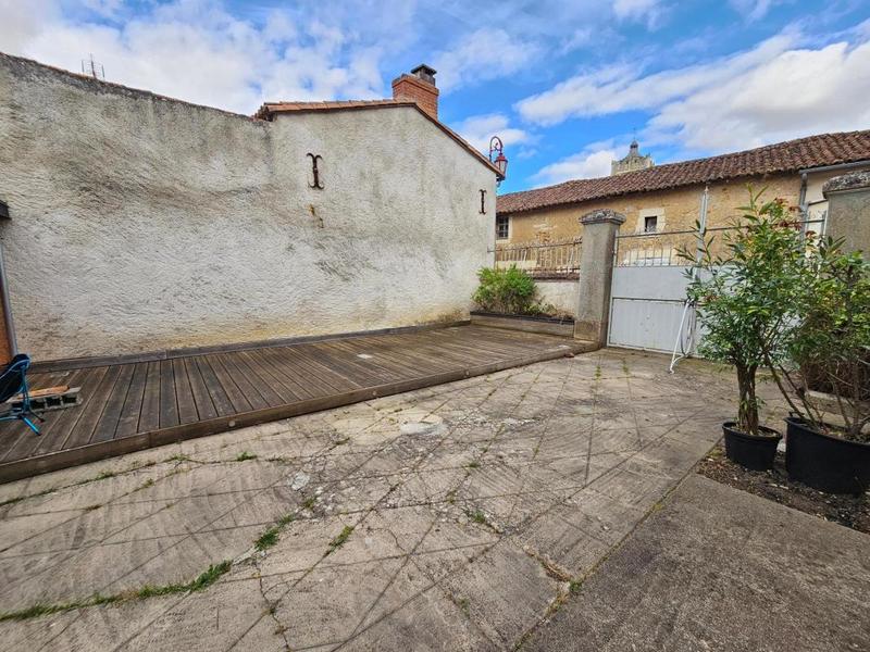 Maison - 200 m² - 9 pièces