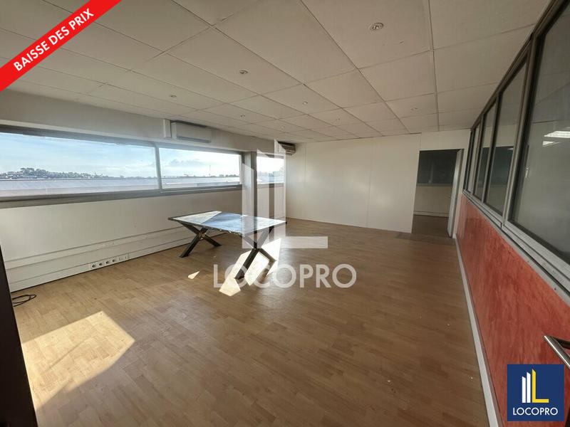 Local d'activité / Entrepôt - 857 m²