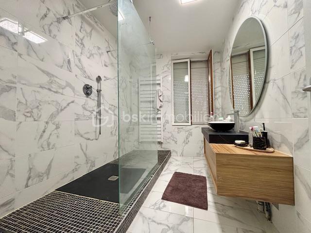 Maison - 163 m² - 8 pièces