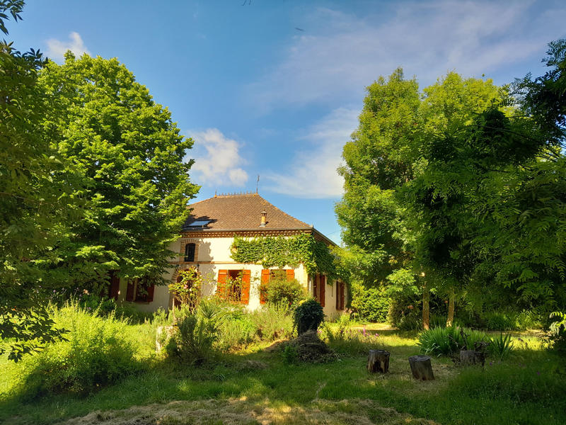 Maison - 220 m² - 6 pièces