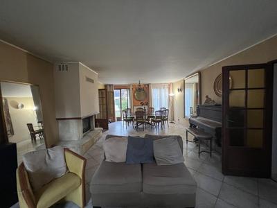 Maison - 190 m² - 6 pièces