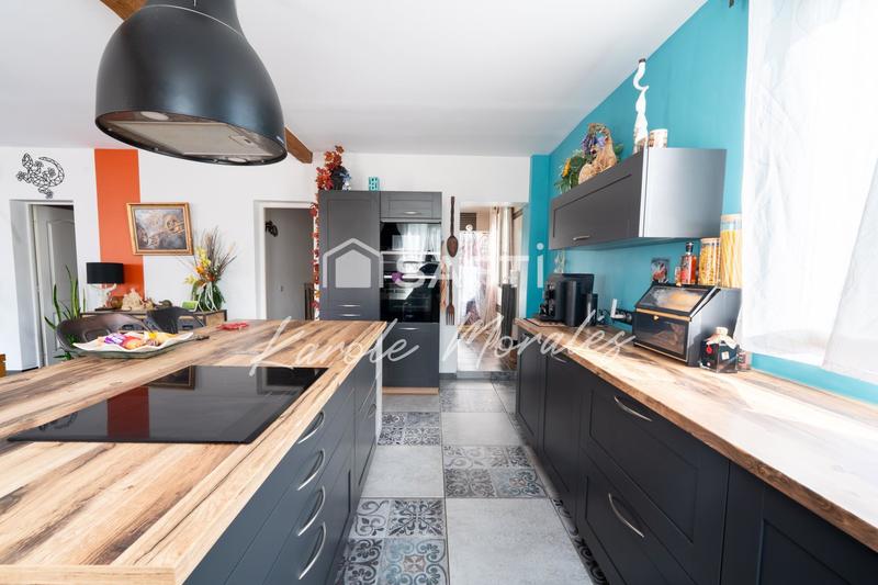 Maison - 170 m² - 6 pièces