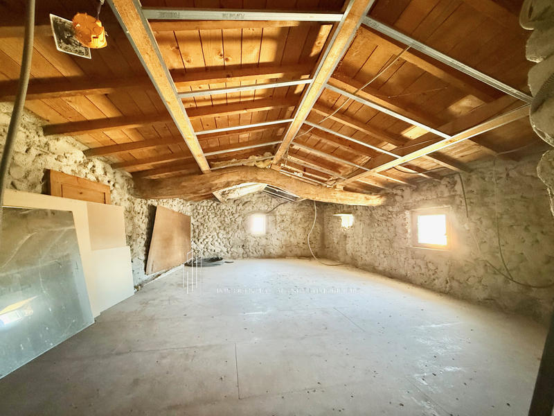 Propriété - 180 m² - 5 pièces