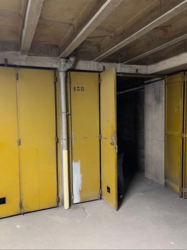 Parking / Garage - 12 m²