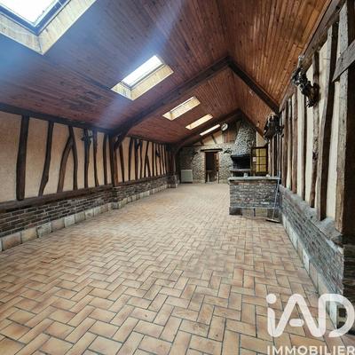 Maison - 330 m² - 9 pièces