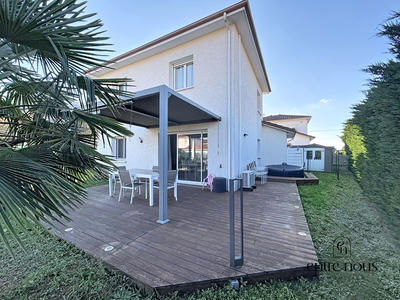 Maison - 90 m² - 4 pièces