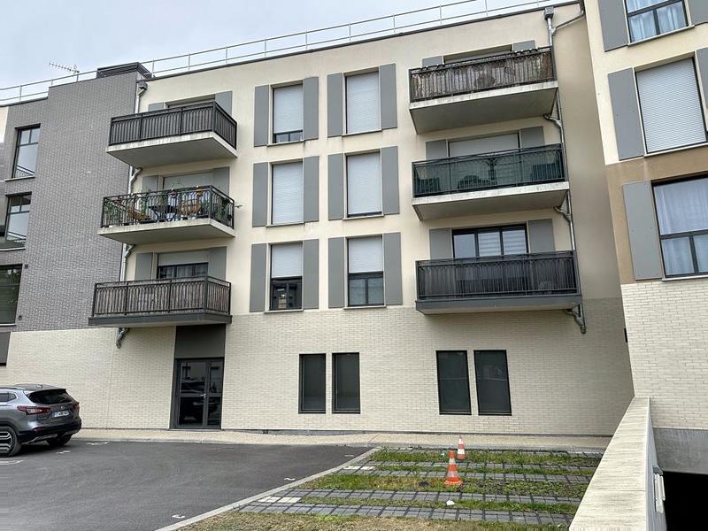 Santé - 121 m² - 6 pièces