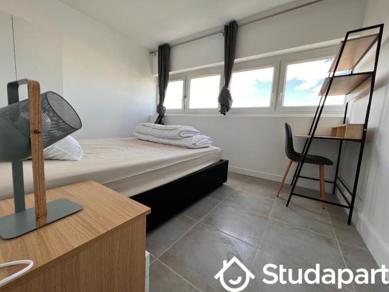 Chambre - 11 m² - 1 pièce