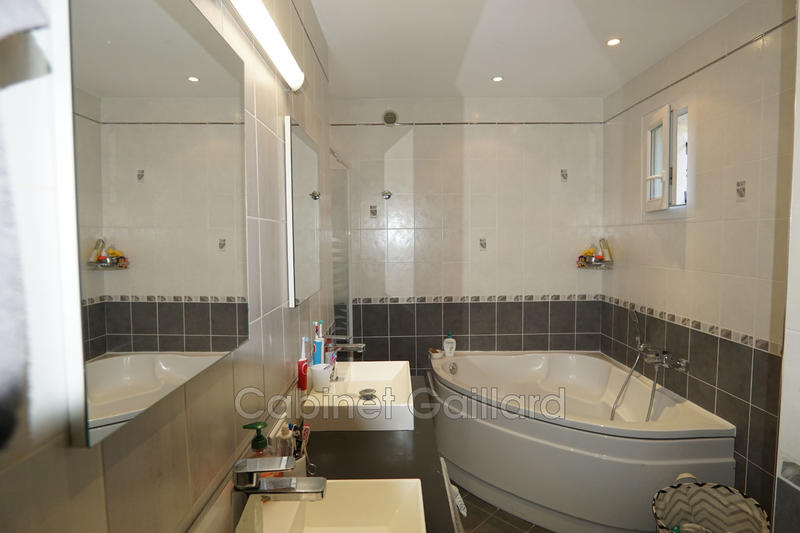 Maison - 98 m² - 3 pièces