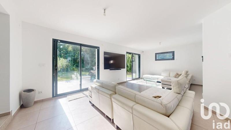 Maison - 201 m² - 8 pièces