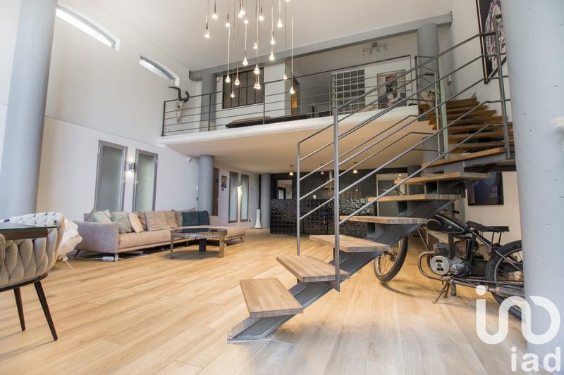 Loft - 153 m² - 6 pièces