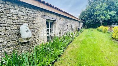 Maison - 267 m² - 9 pièces