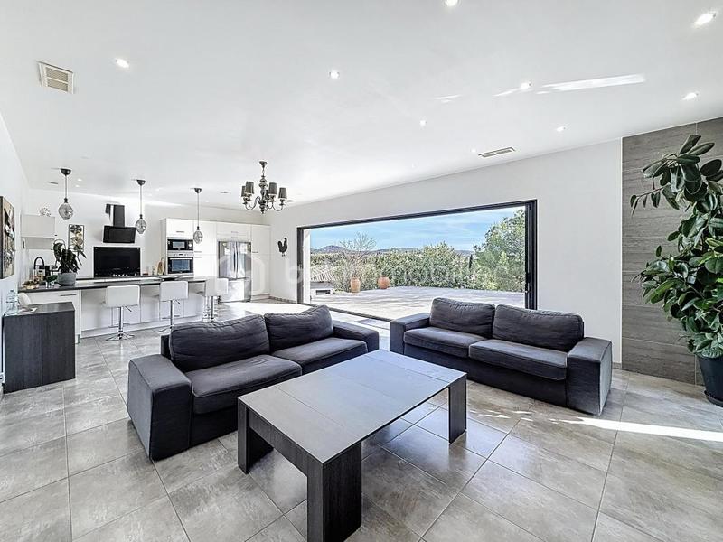 Maison - 137 m² - 4 pièces