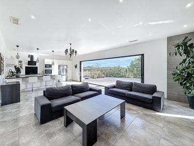 Maison - 137 m² - 4 pièces