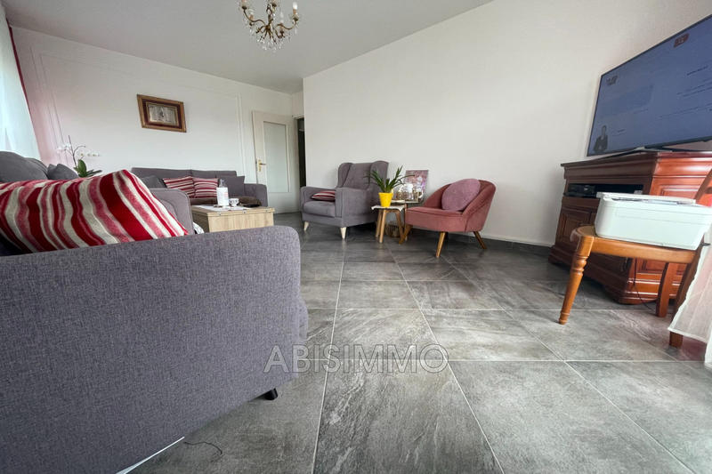 Appartement - 80 m² - 4 pièces