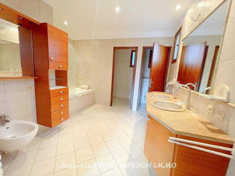 Villa - 194 m² - 7 pièces