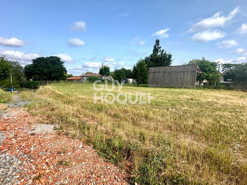 Terrain constructible - 1 370 m²