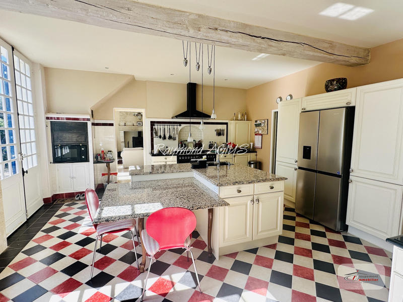 Maison de village - 276 m² - 11 pièces