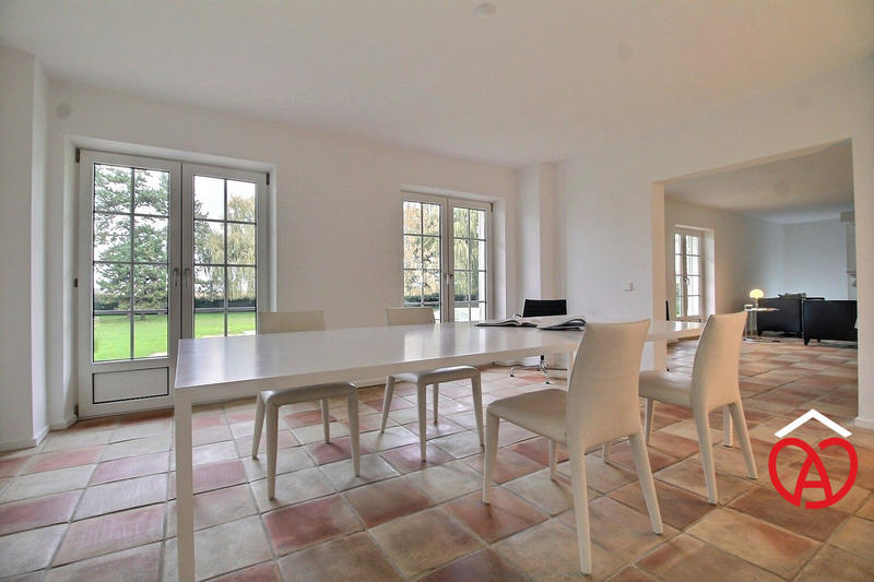 Maison - 248 m² - 10 pièces