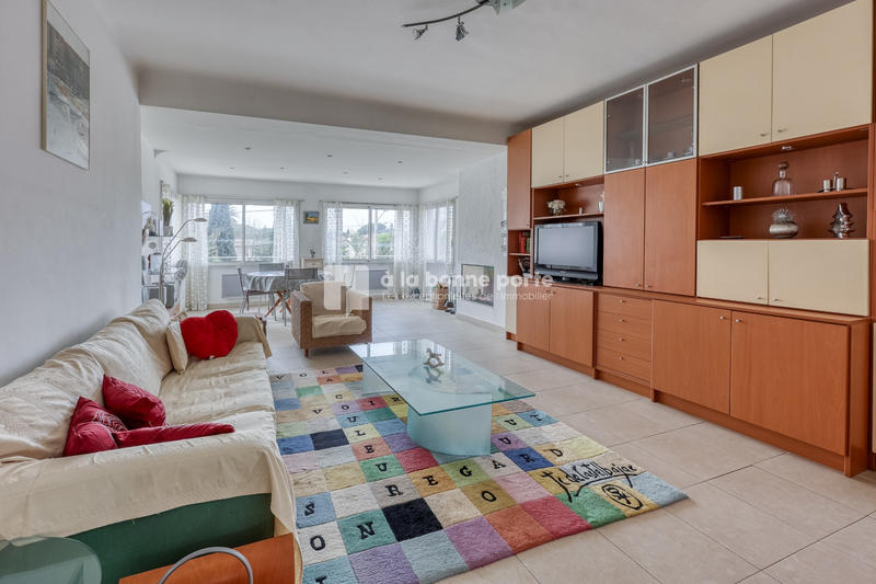 Maison - 191 m² - 8 pièces