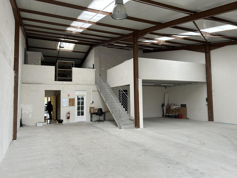 Local commercial - 233 m²