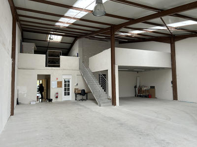 Local commercial - 233 m²