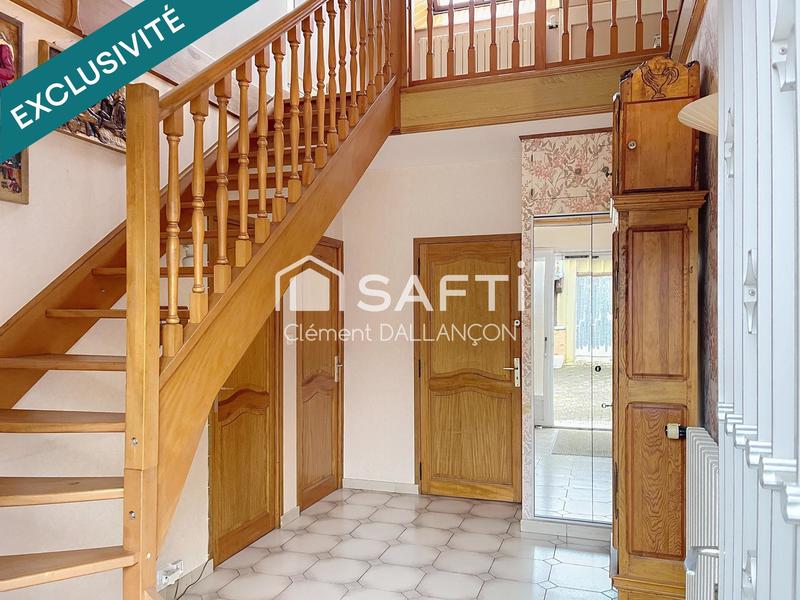 Maison - 220 m² - 8 pièces