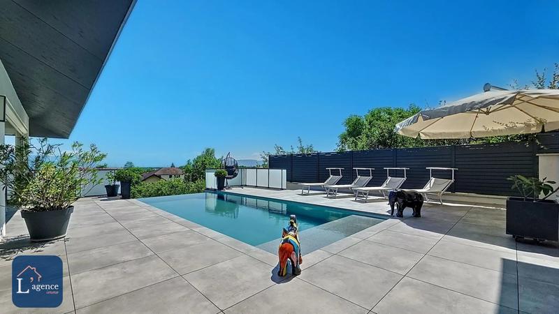 Maison - 304 m² - 8 pièces