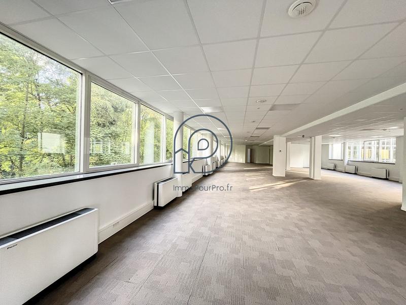 Bureau - 2 463 m²