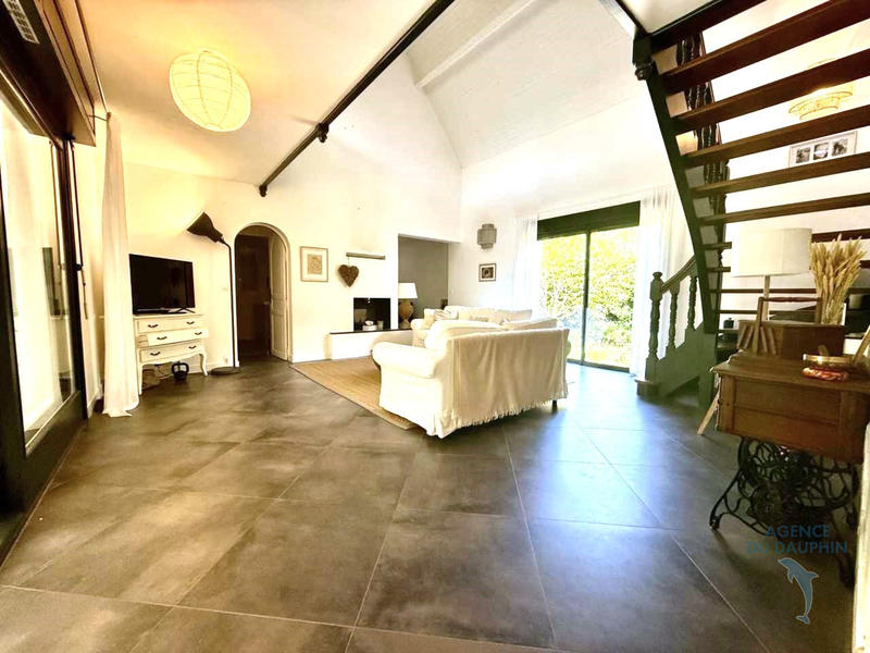 Maison - 195 m² - 8 pièces