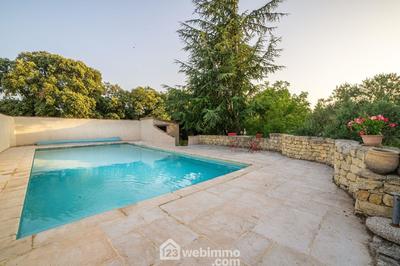 Maison - 245 m² - 9 pièces